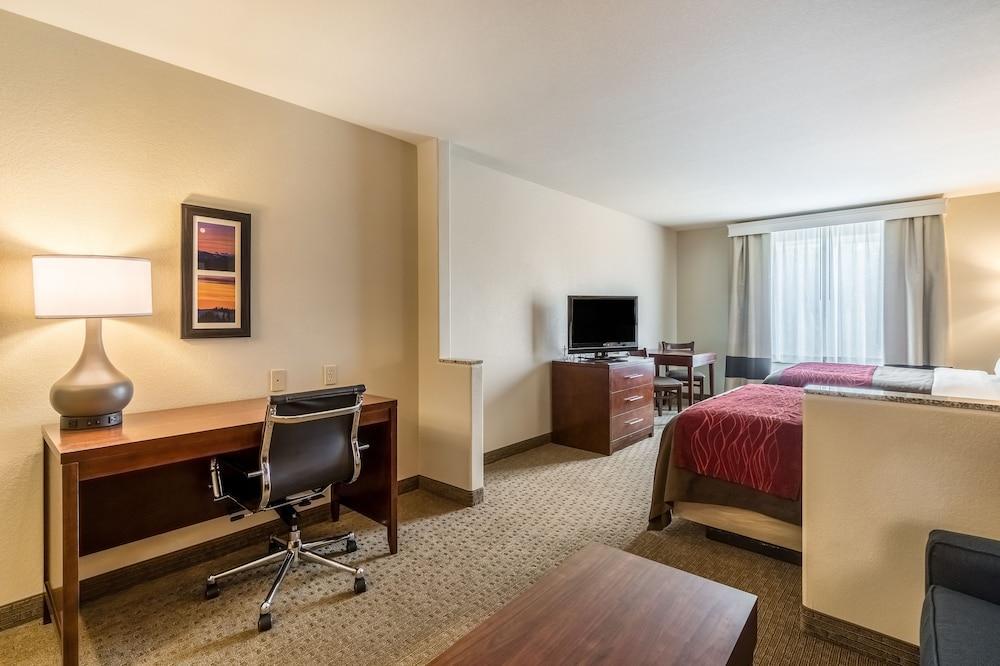 Comfort Inn & Suites Райфл Экстерьер фото