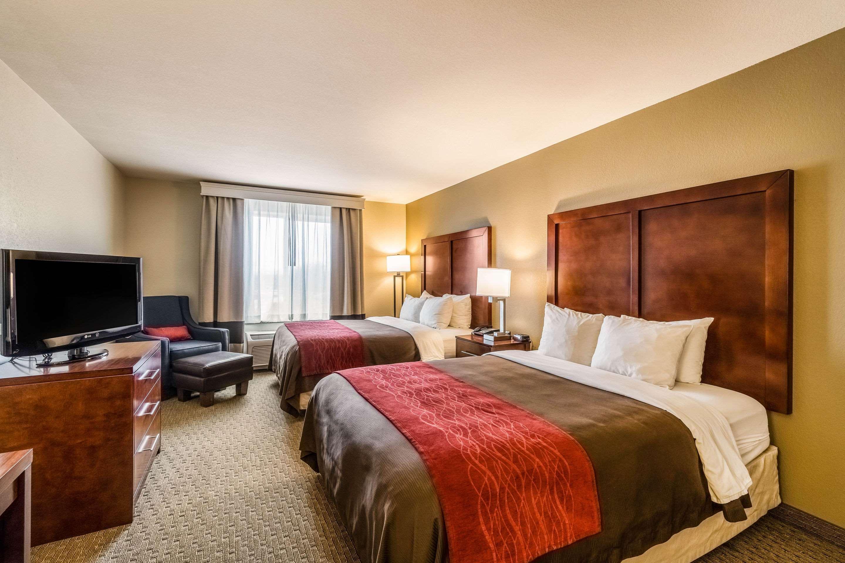 Comfort Inn & Suites Райфл Экстерьер фото