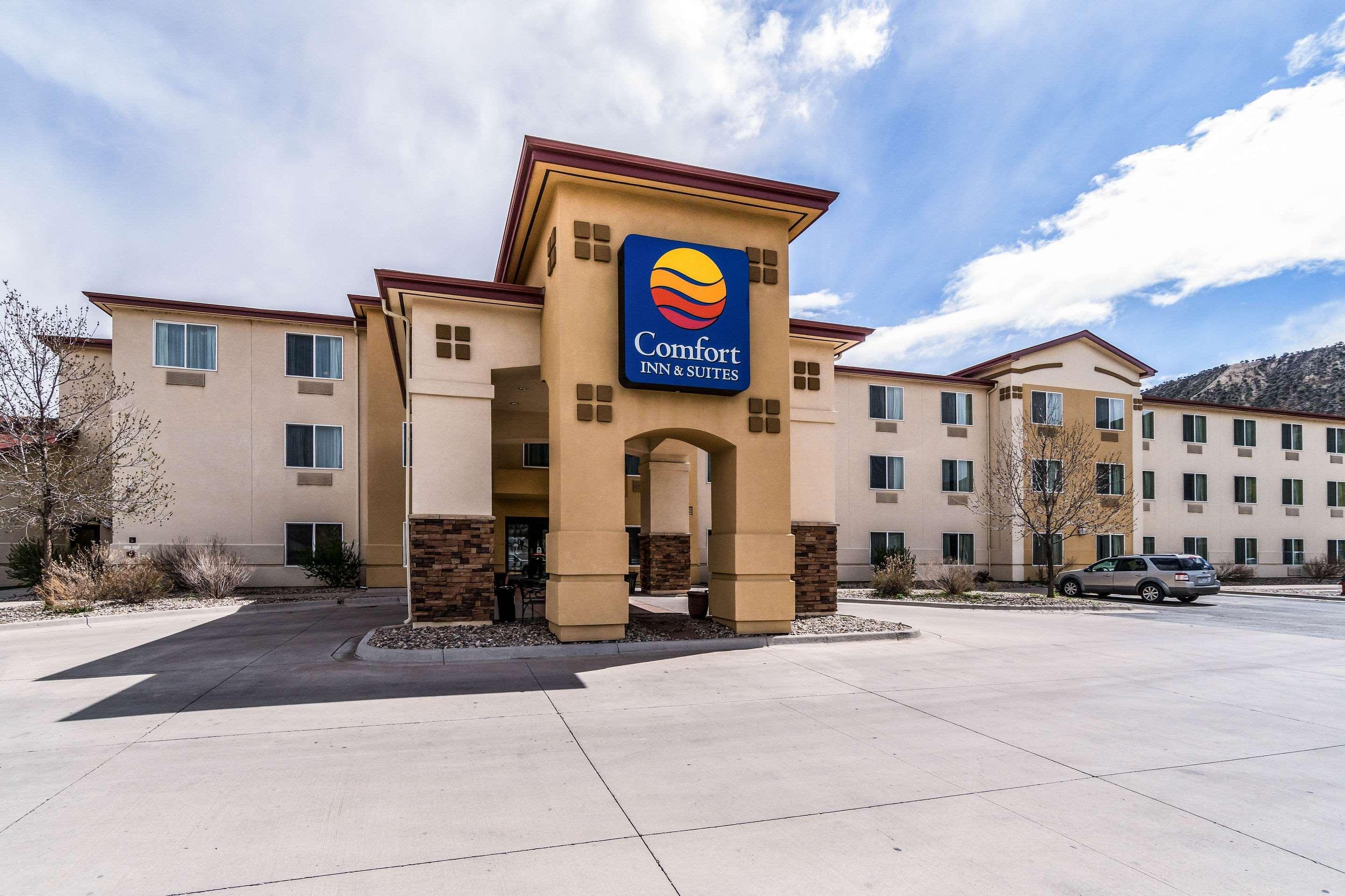Comfort Inn & Suites Райфл Экстерьер фото