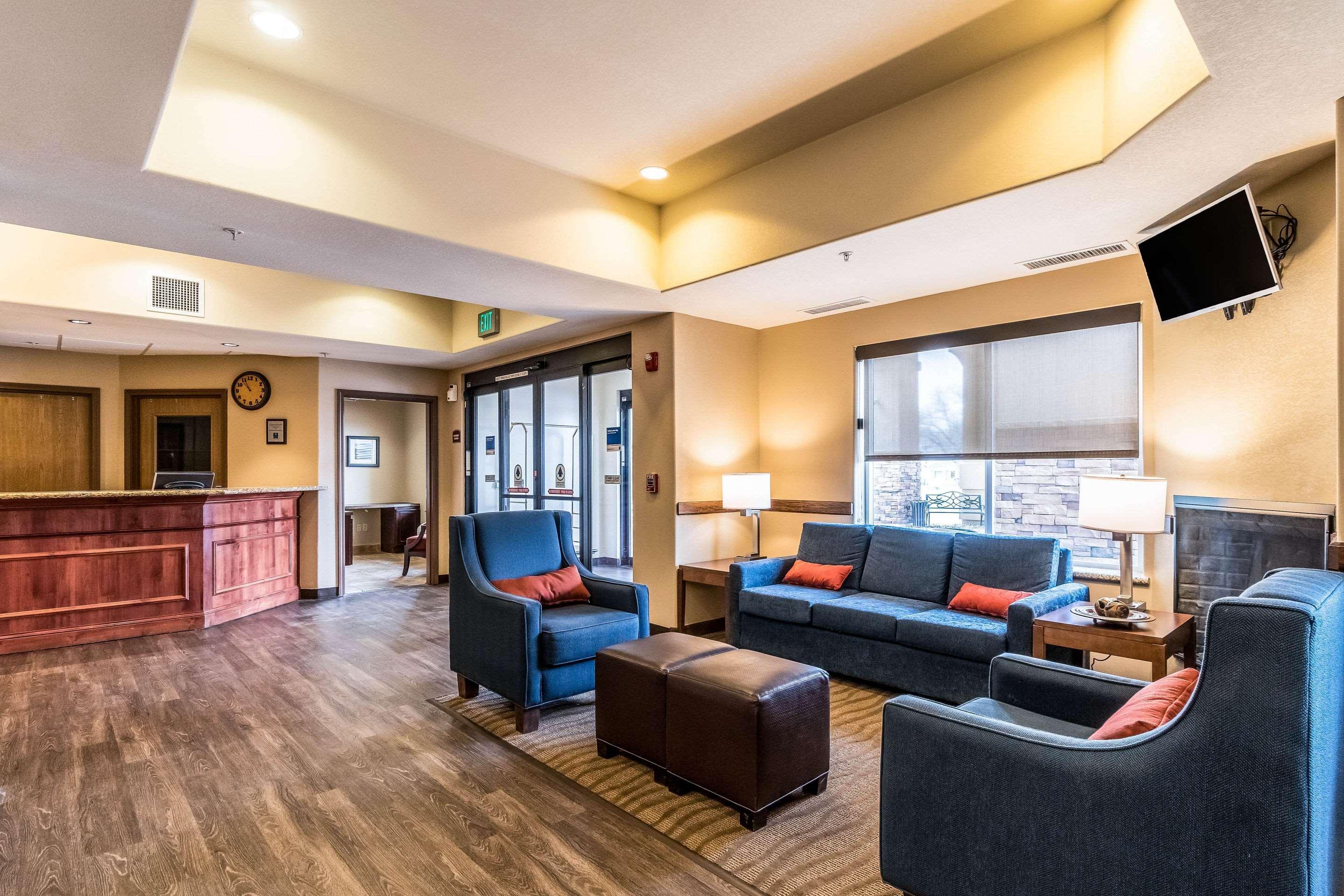 Comfort Inn & Suites Райфл Экстерьер фото