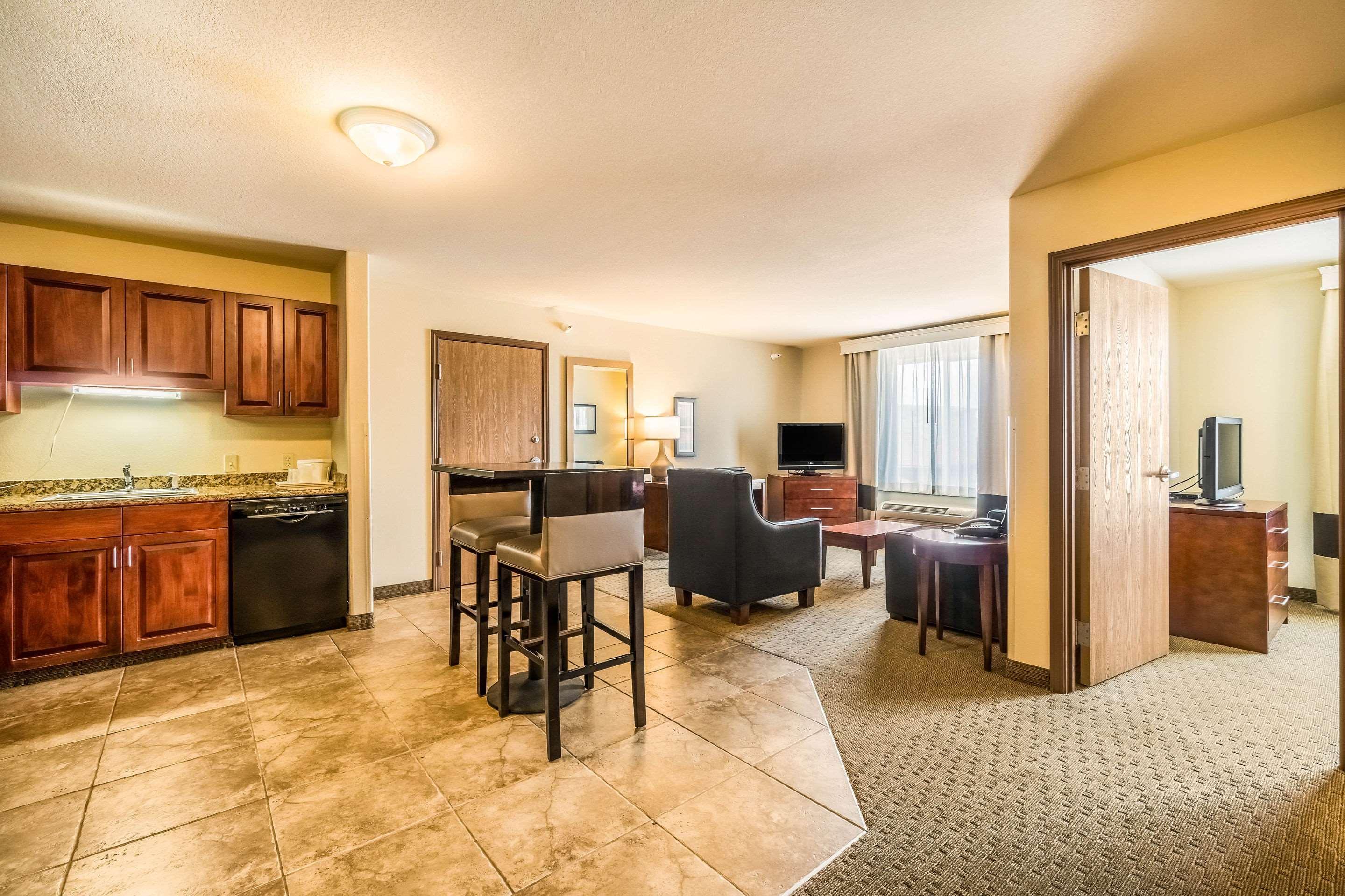 Comfort Inn & Suites Райфл Экстерьер фото