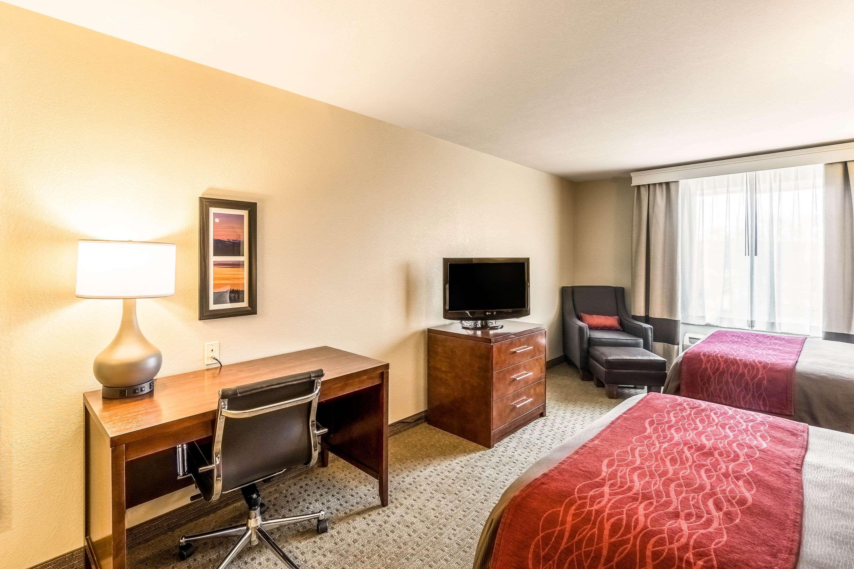 Comfort Inn & Suites Райфл Экстерьер фото