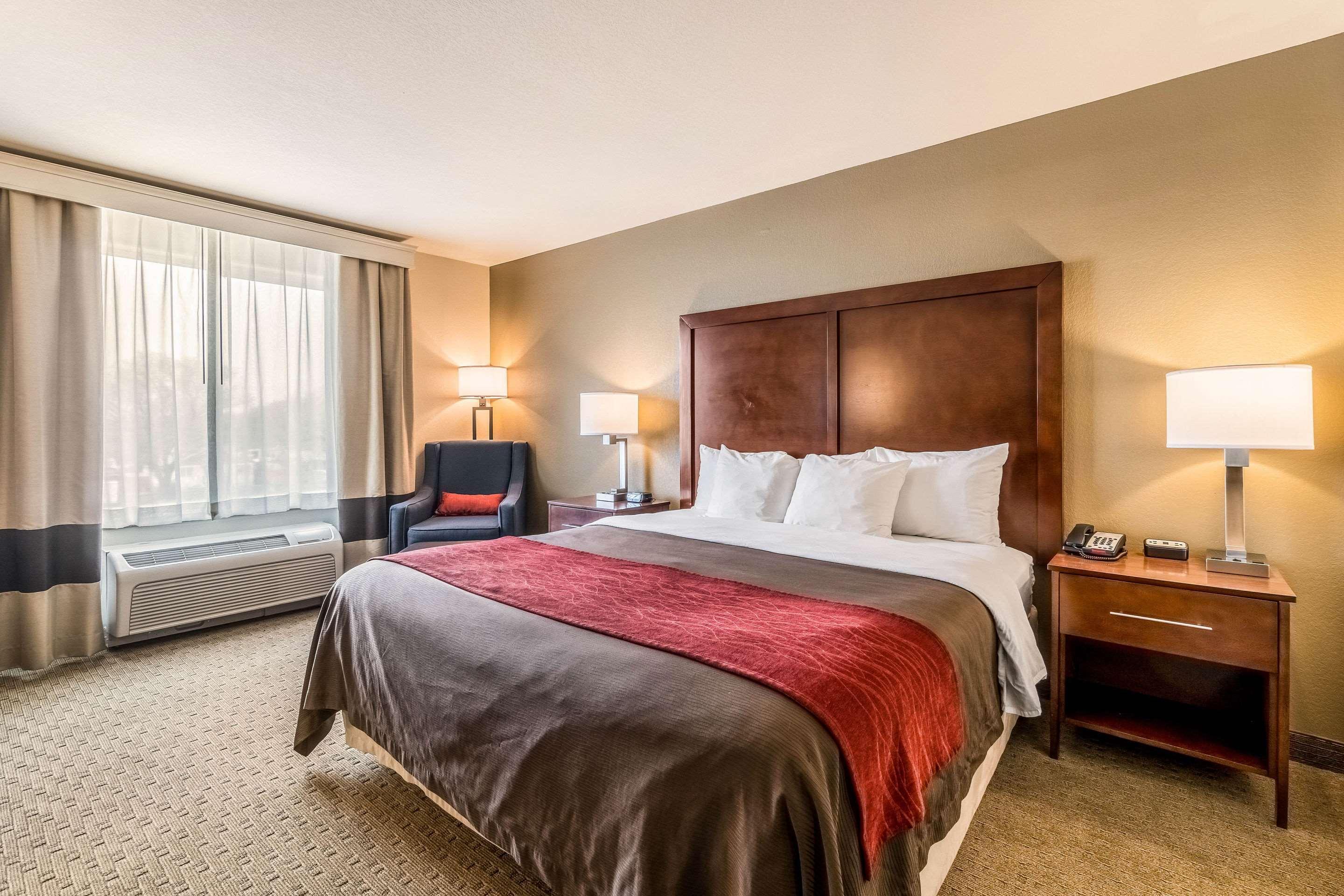Comfort Inn & Suites Райфл Экстерьер фото