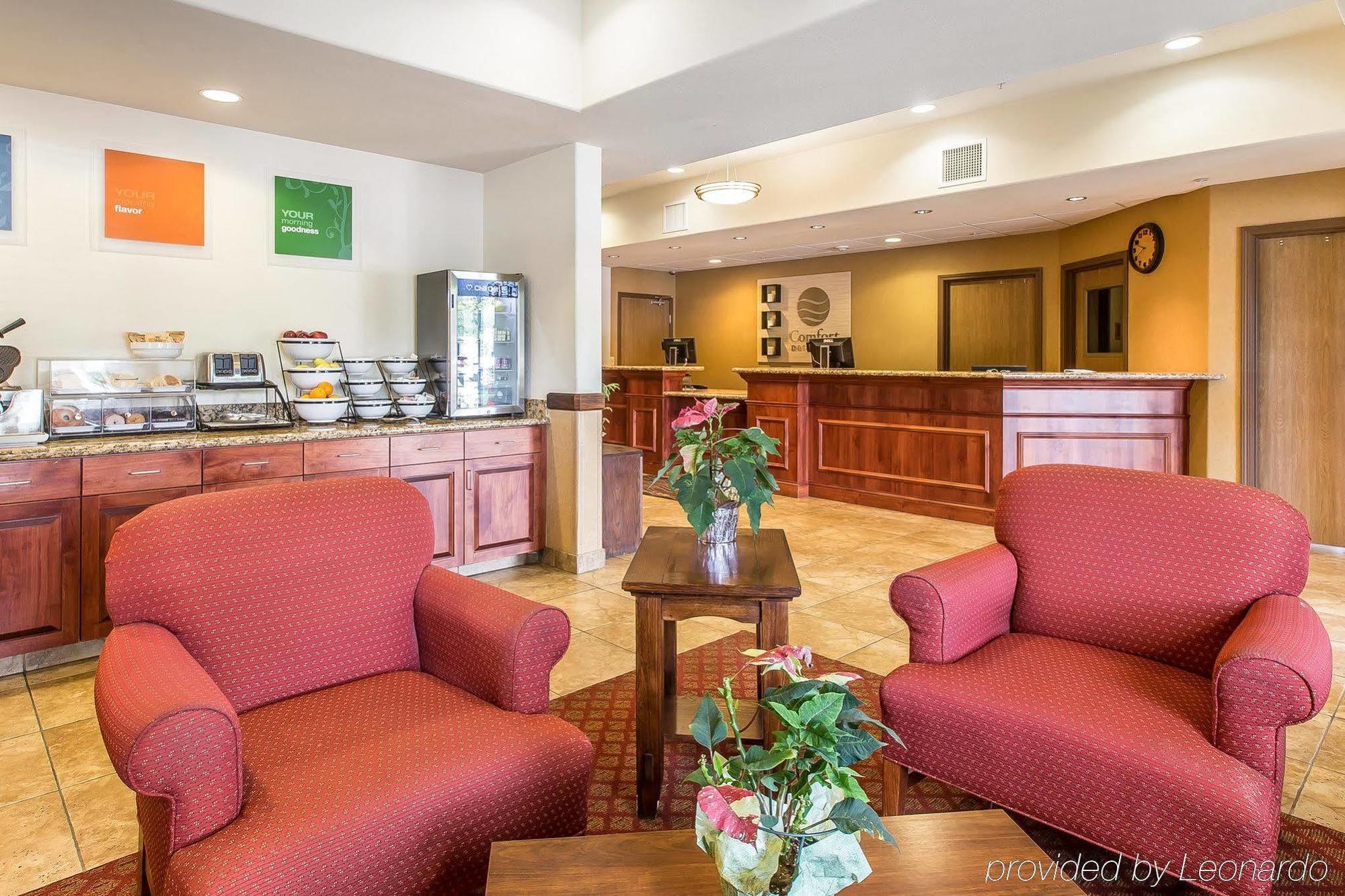 Comfort Inn & Suites Райфл Экстерьер фото