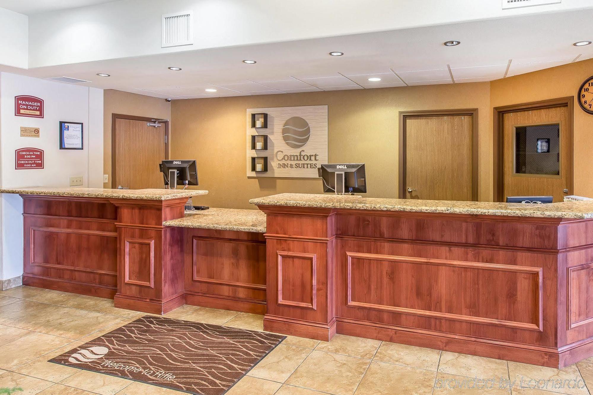 Comfort Inn & Suites Райфл Экстерьер фото