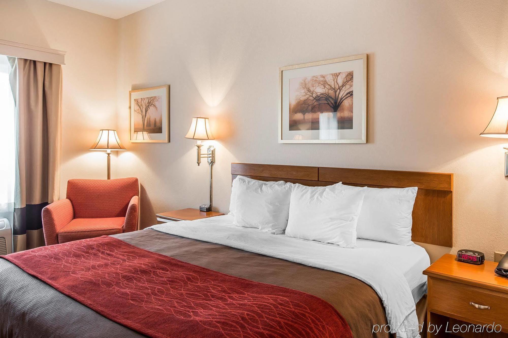 Comfort Inn & Suites Райфл Экстерьер фото