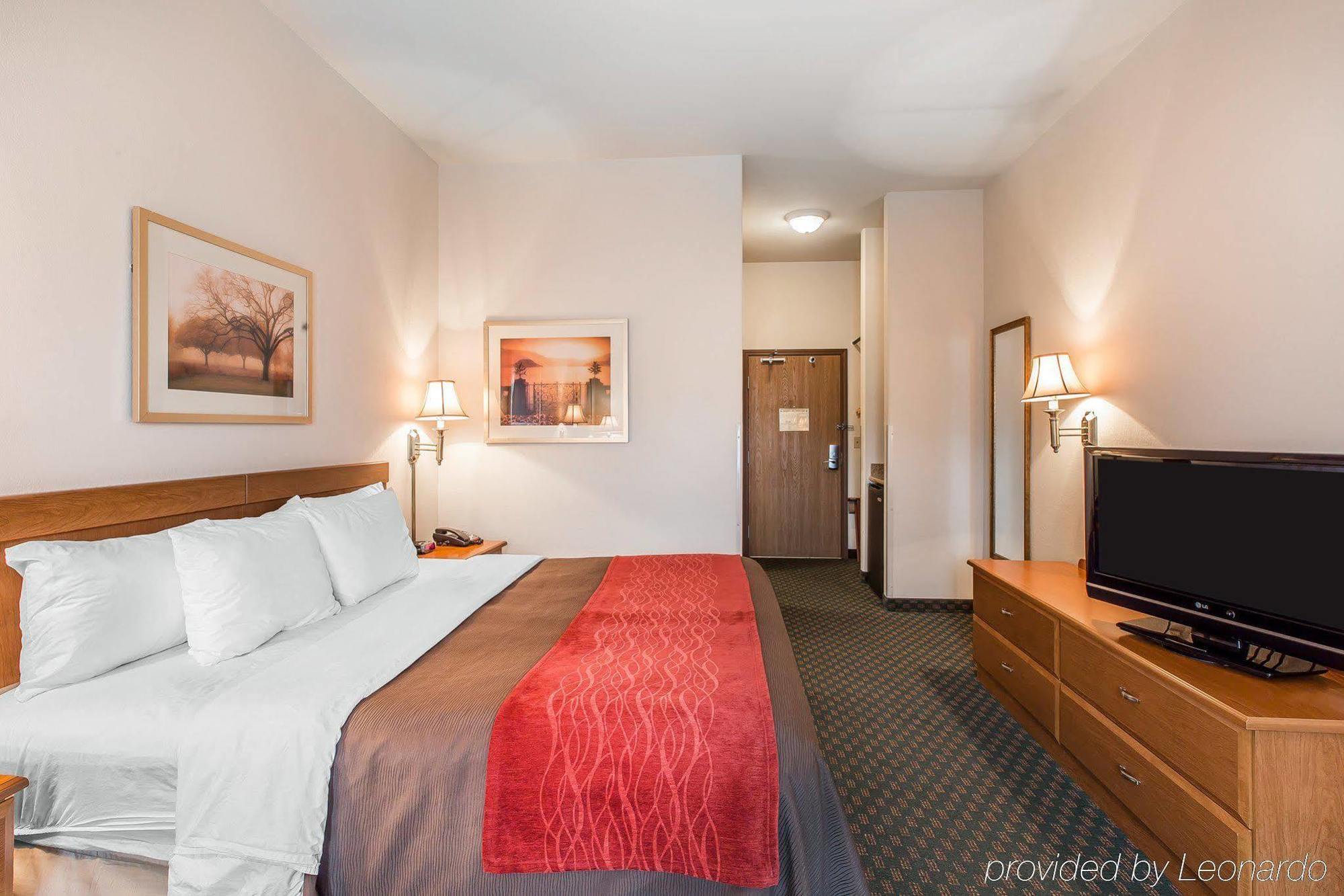 Comfort Inn & Suites Райфл Экстерьер фото